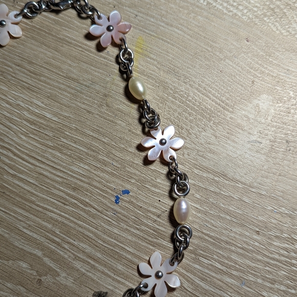 Flower chain necklace - Picture 3 of 4